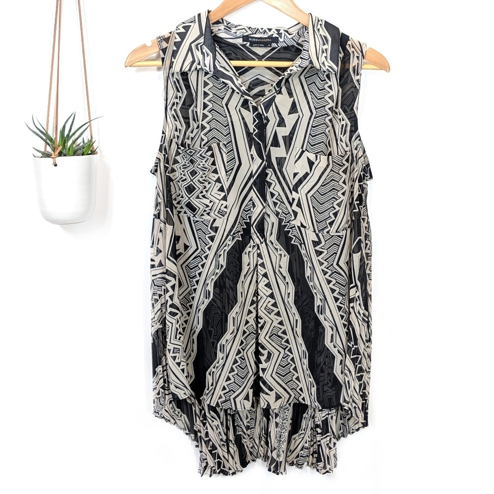 • bcbg max azria • patterned sleeveless blouse